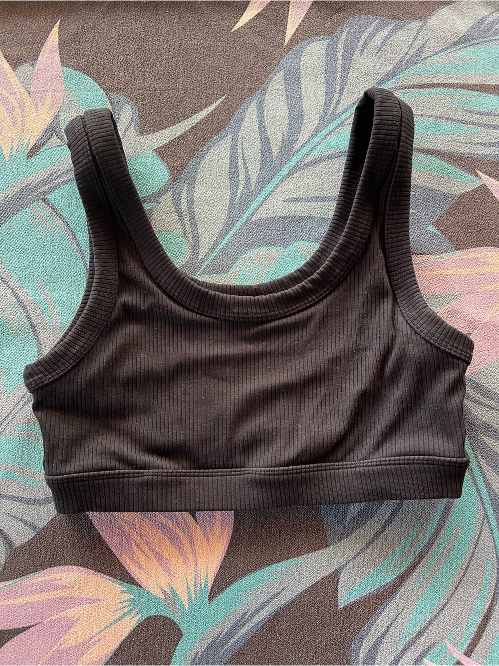 ALO Yoga Wellness bra in Black, M